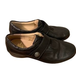 Hallux black leather slip on comfort loafers shoes women’s size 7.5 career